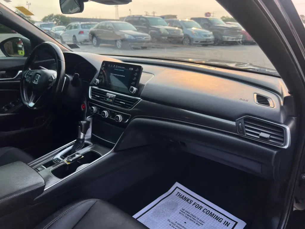 Honda Accord photo 15