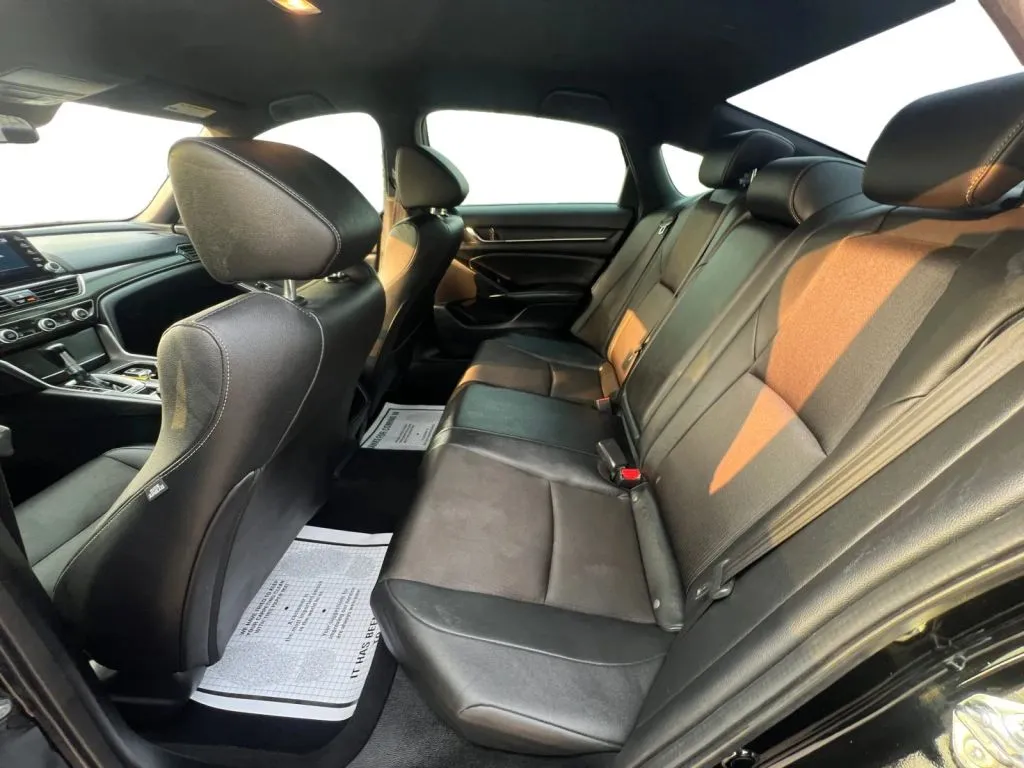 Honda Accord photo 13