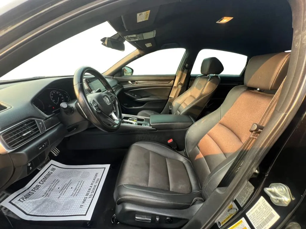 Honda Accord photo 9