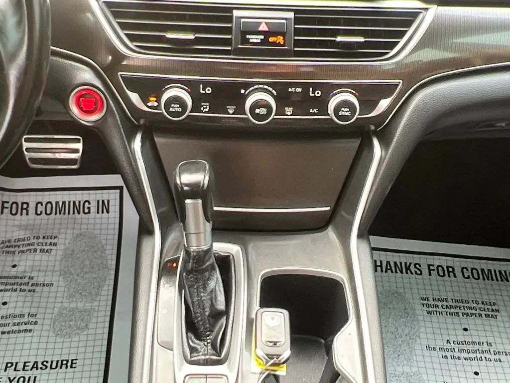 Honda Accord photo 11