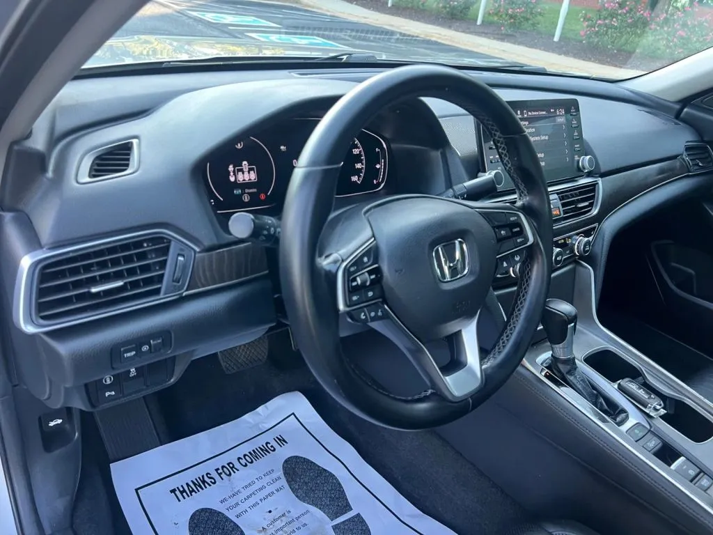 Honda Accord photo 24