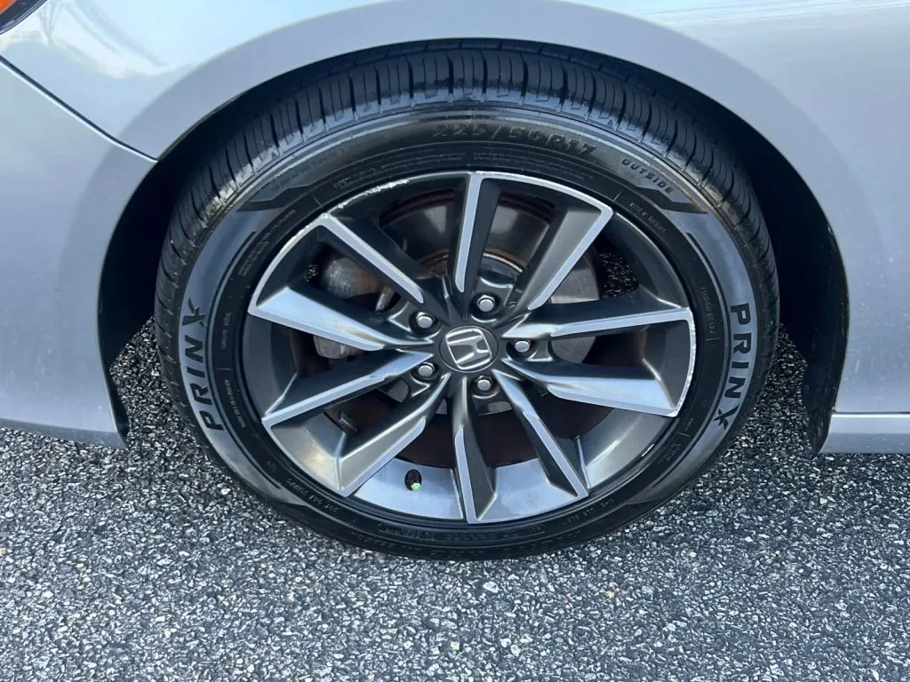 Honda Accord photo 29