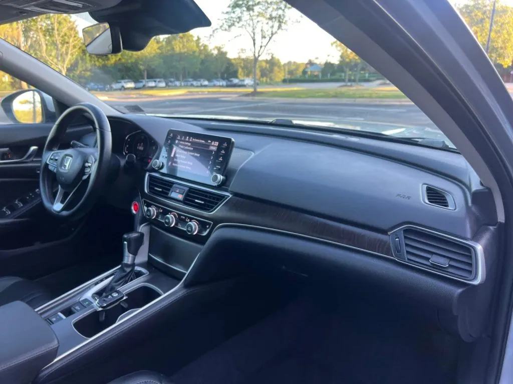 Honda Accord photo 15