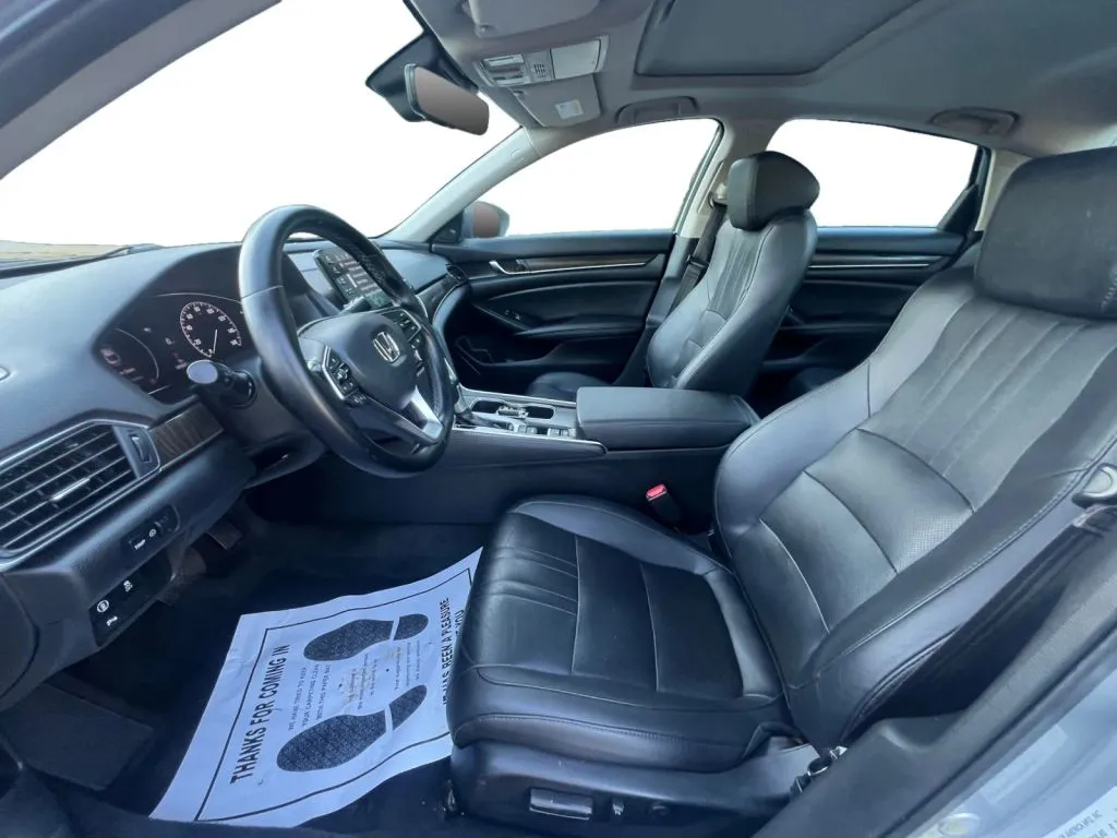 Honda Accord photo 10