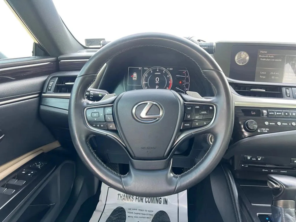 Lexus ES photo 13