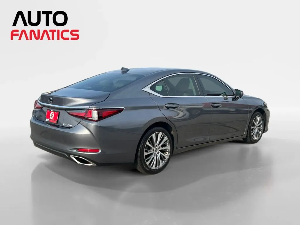 Lexus ES photo 6