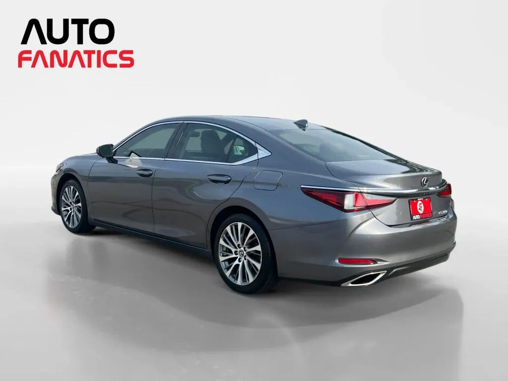 Lexus ES photo 3