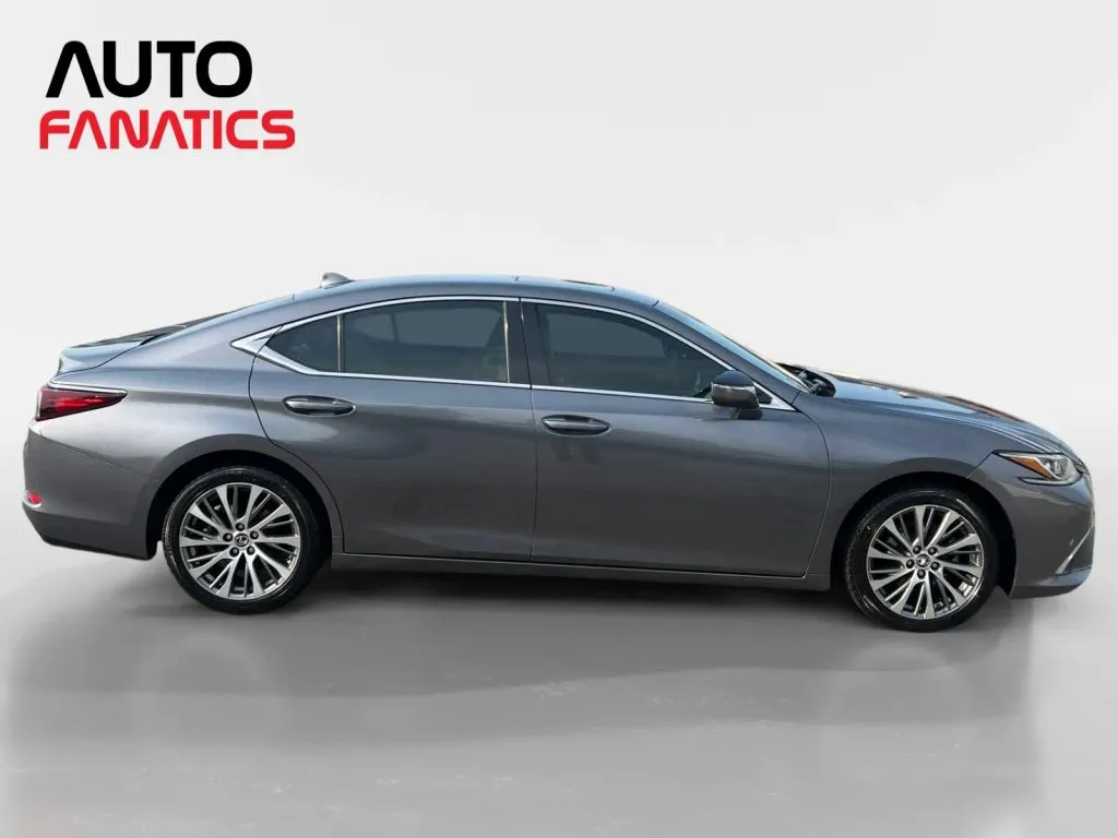 Lexus ES photo 7