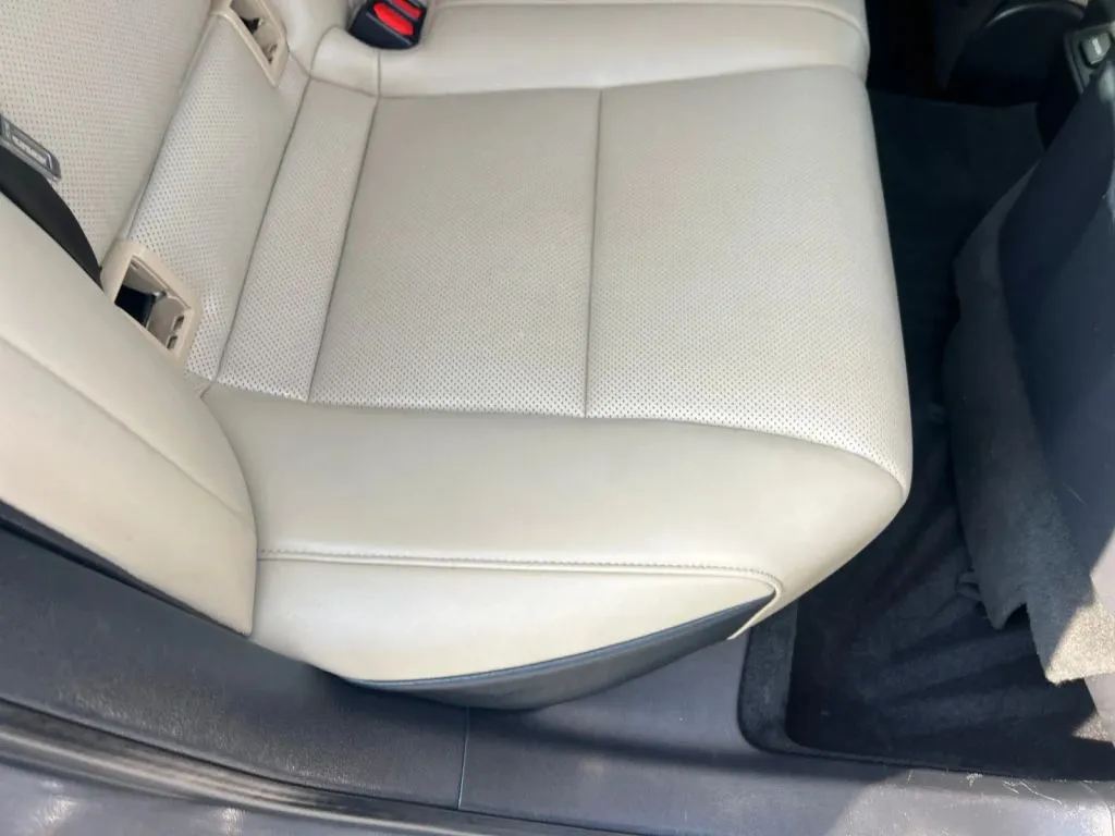 Lexus ES photo 20