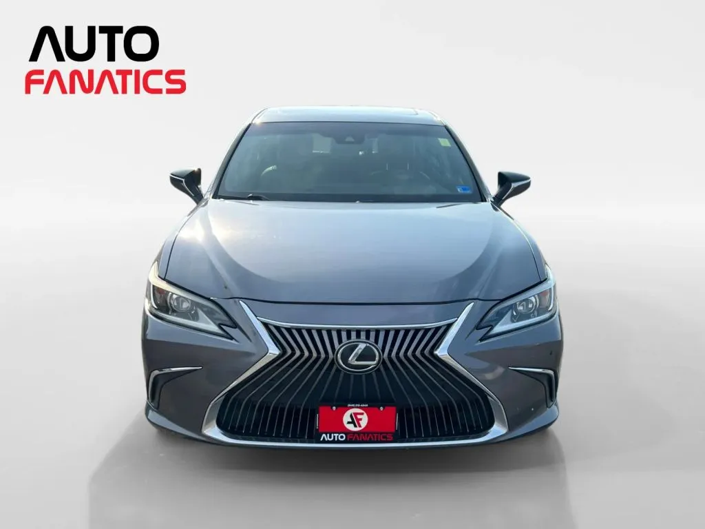 Lexus ES photo 9