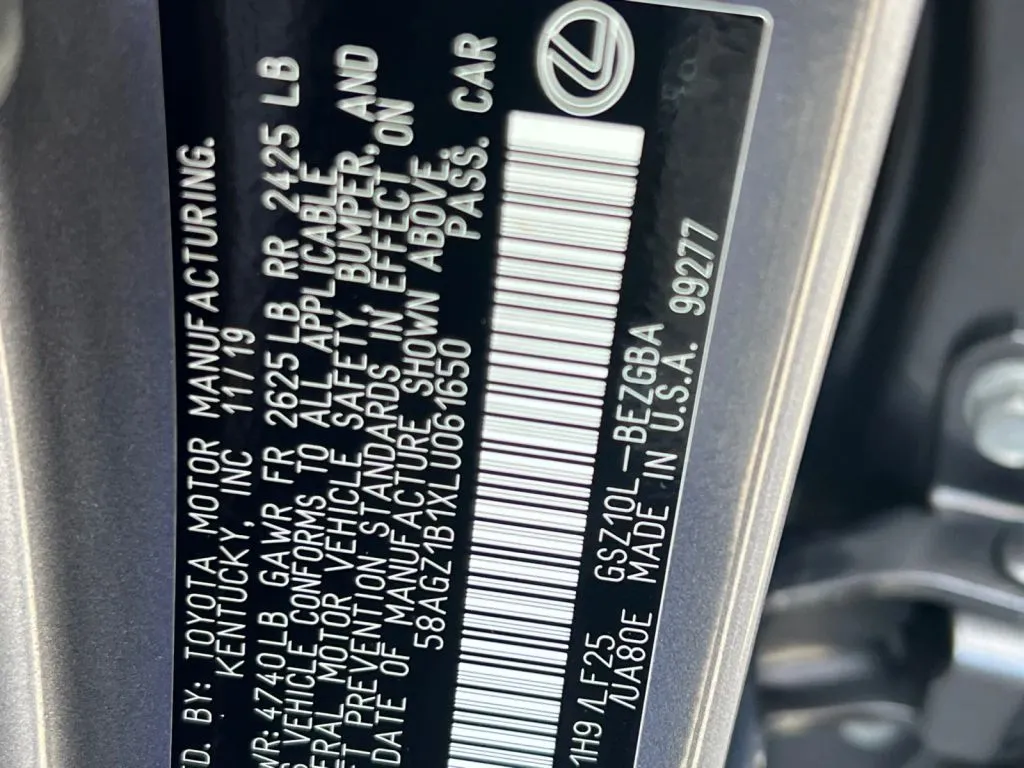 Lexus ES photo 29