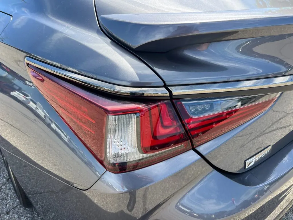 Lexus ES photo 37