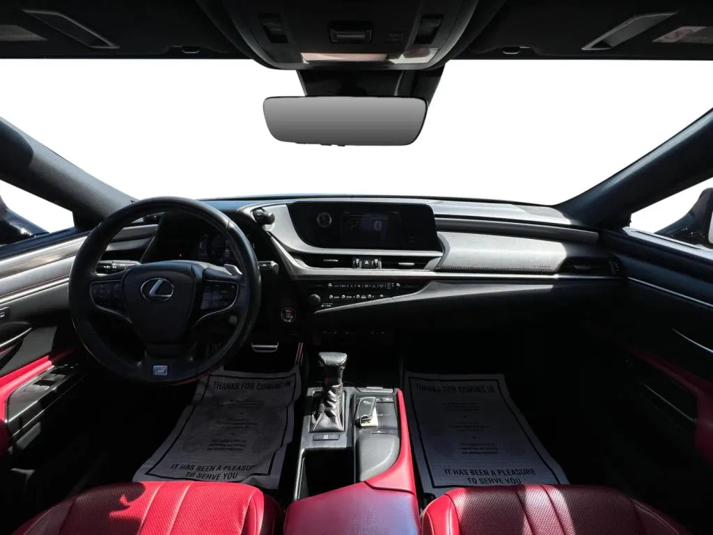 Lexus ES photo 11