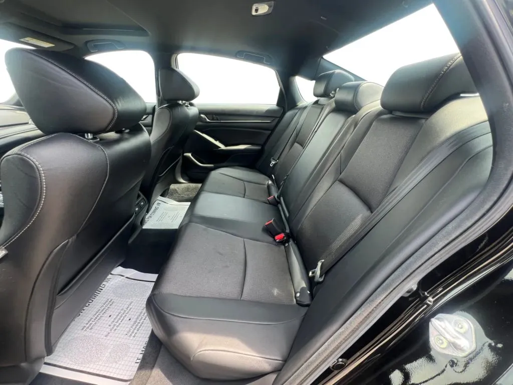 Honda Accord photo 13