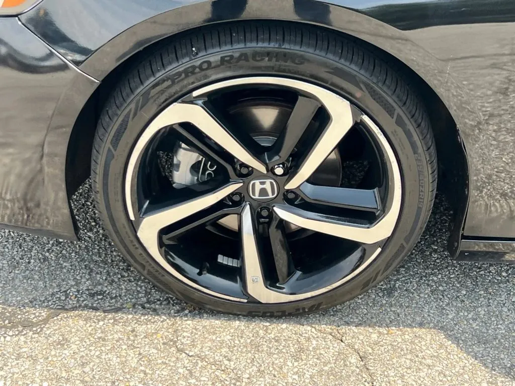 Honda Accord photo 26