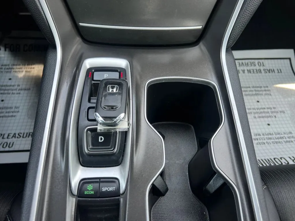Honda Accord photo 35