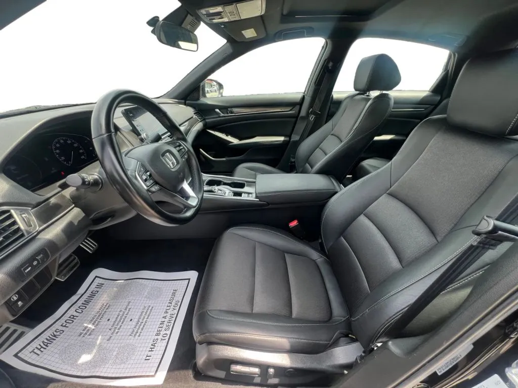 Honda Accord photo 9