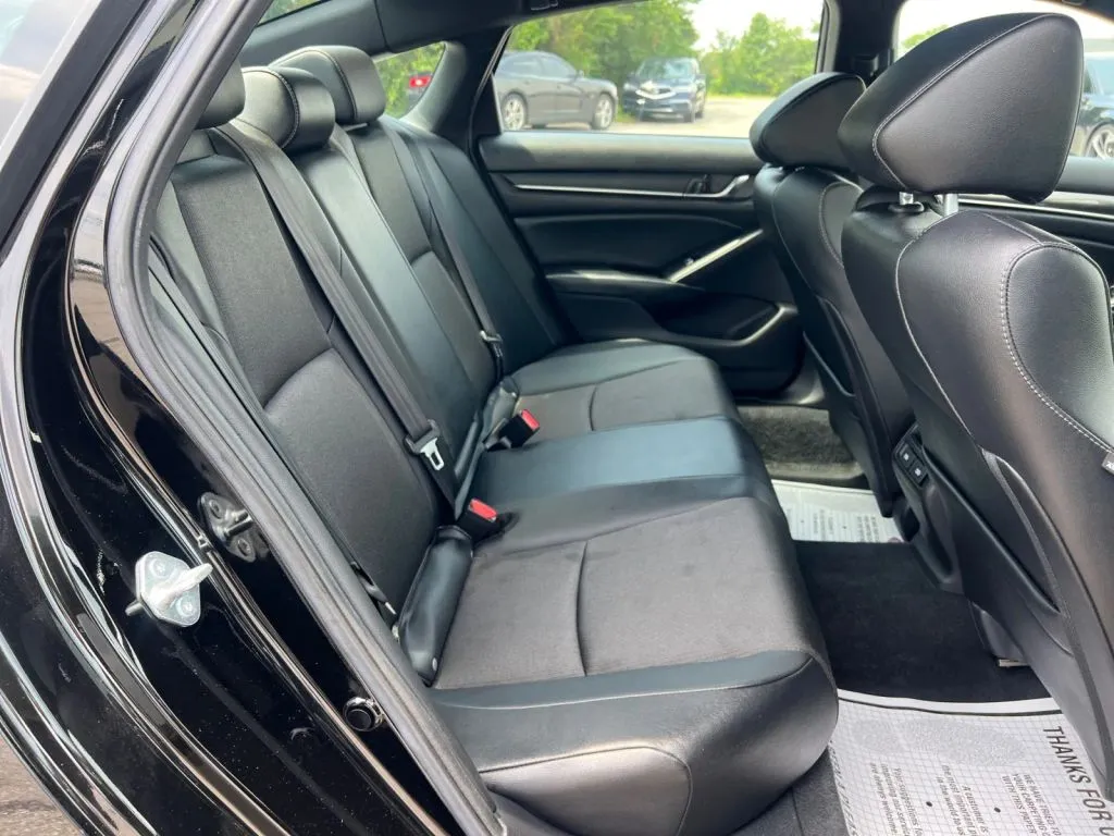 Honda Accord photo 16