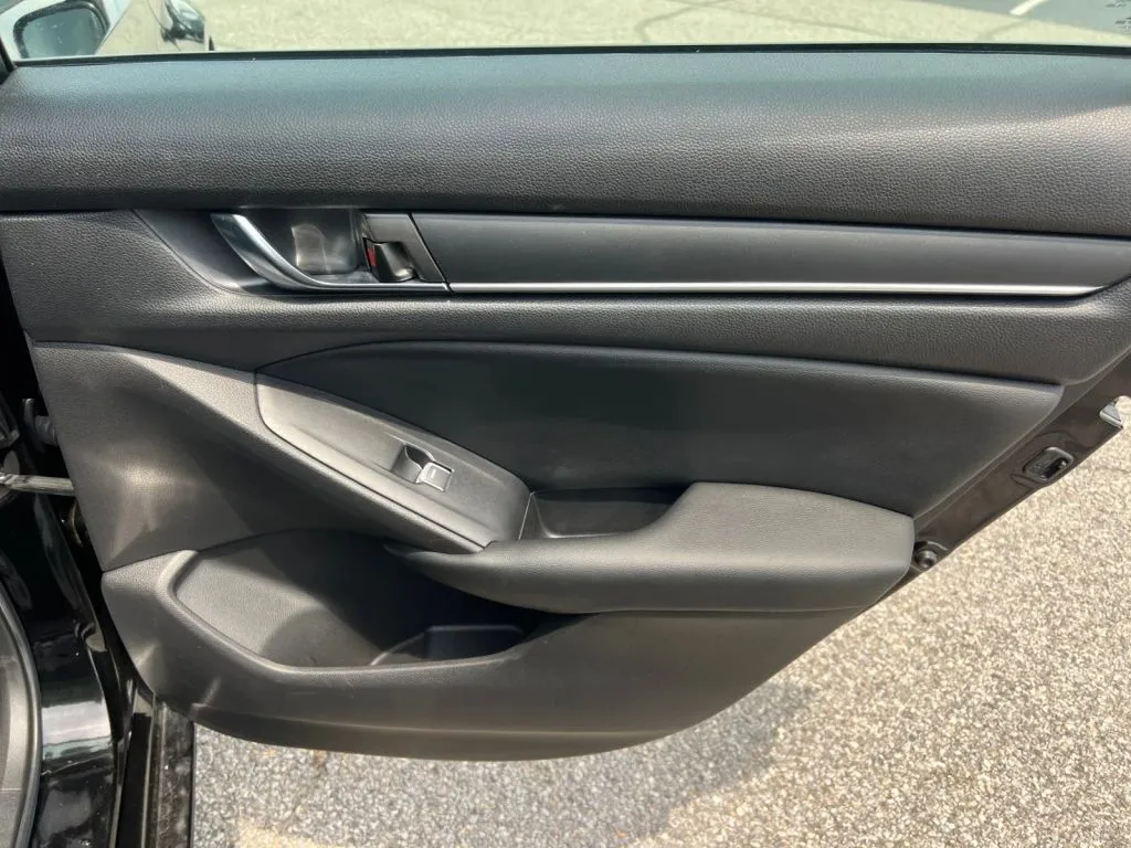 Honda Accord photo 17