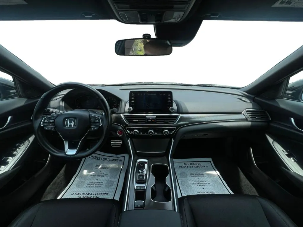 Honda Accord photo 10