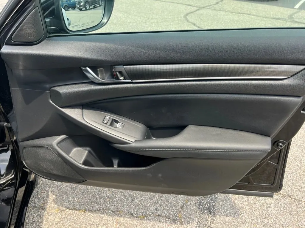 Honda Accord photo 15