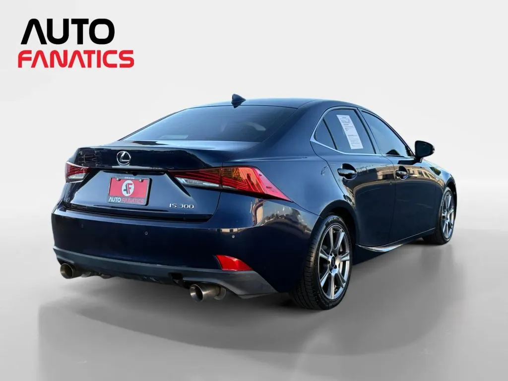 Lexus IS photo 5