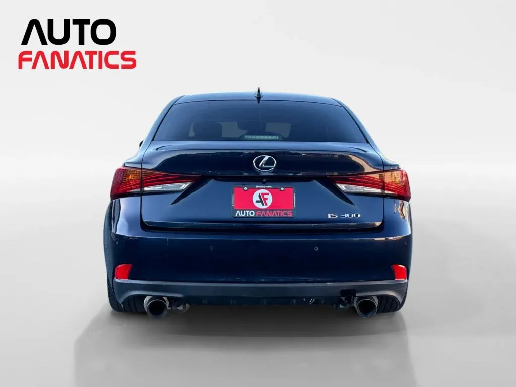 Lexus IS photo 4