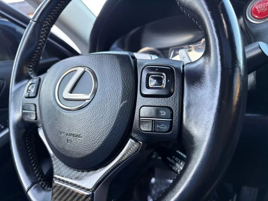 Lexus IS photo 25