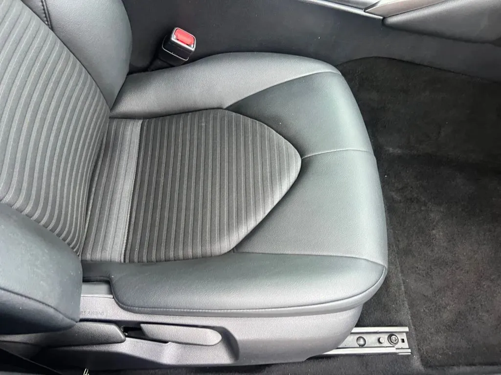 Toyota Camry photo 17