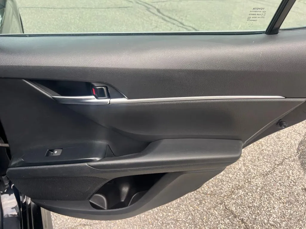Toyota Camry photo 21