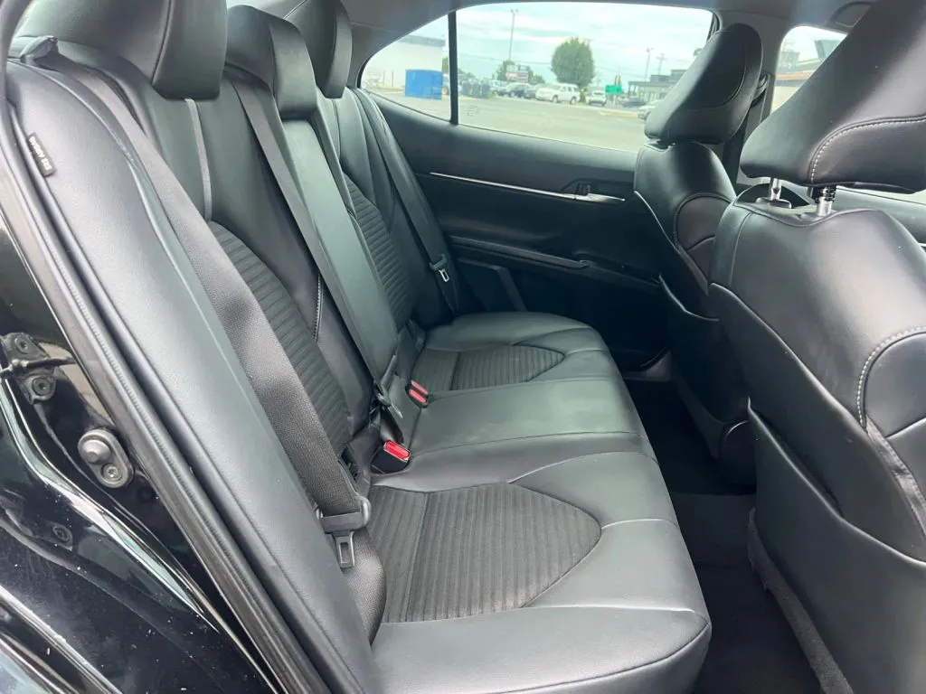 Toyota Camry photo 19