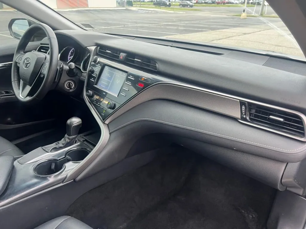 Toyota Camry photo 16