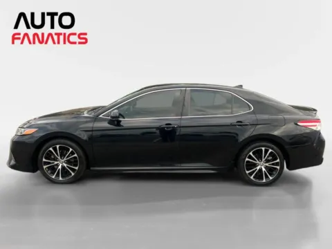 Photos of 2020 Toyota Camry SE Sedan 4D for sale in Fredericksburg, VA at Auto Fanatics