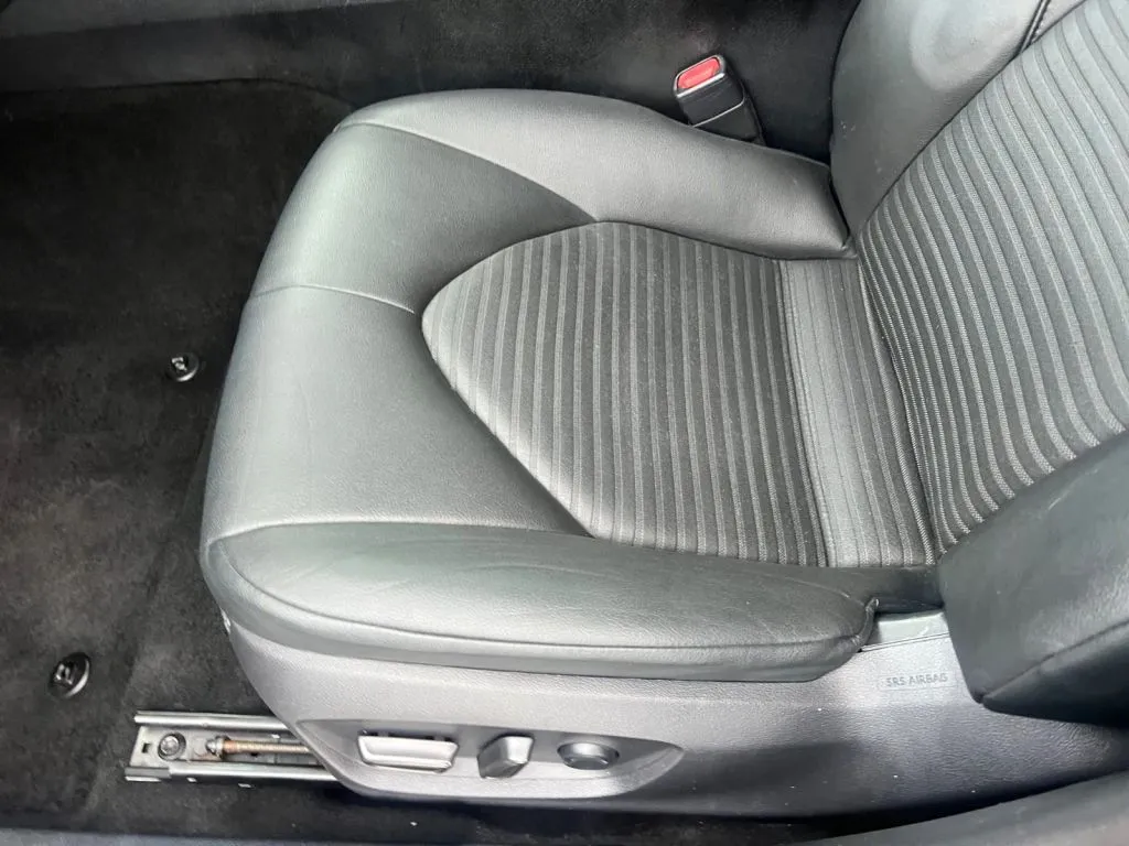 Toyota Camry photo 25