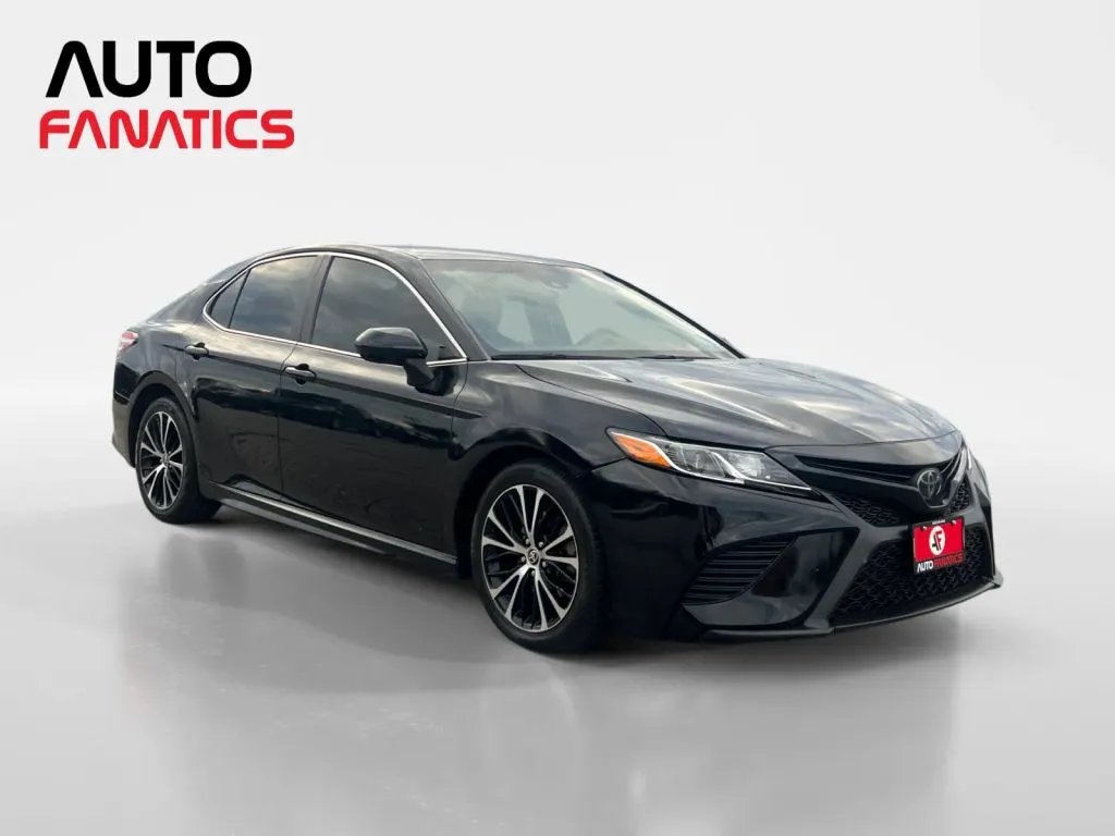 Toyota Camry photo 8