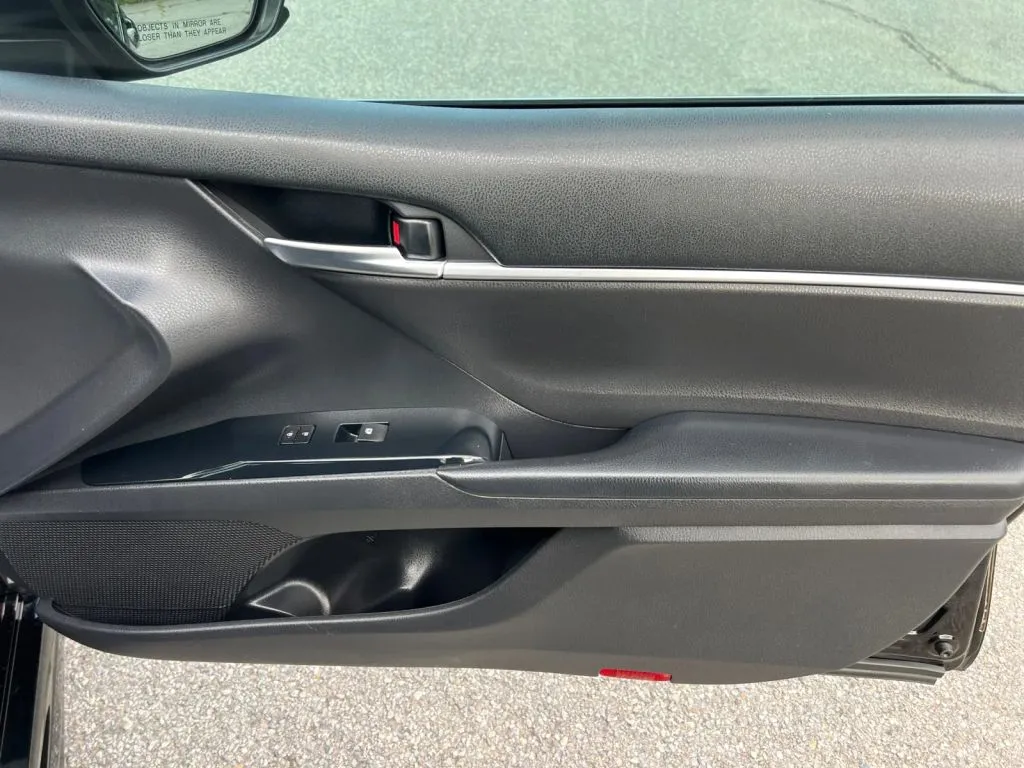 Toyota Camry photo 18