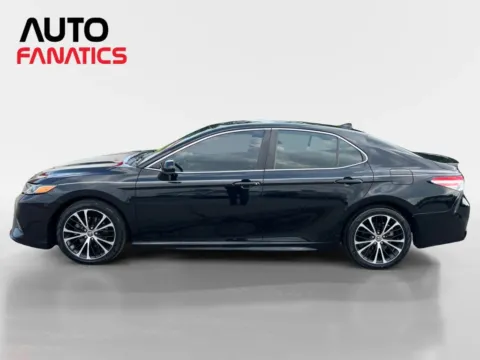 Photos of 2020 Toyota Camry SE Sedan 4D for sale in Fredericksburg, VA at Auto Fanatics