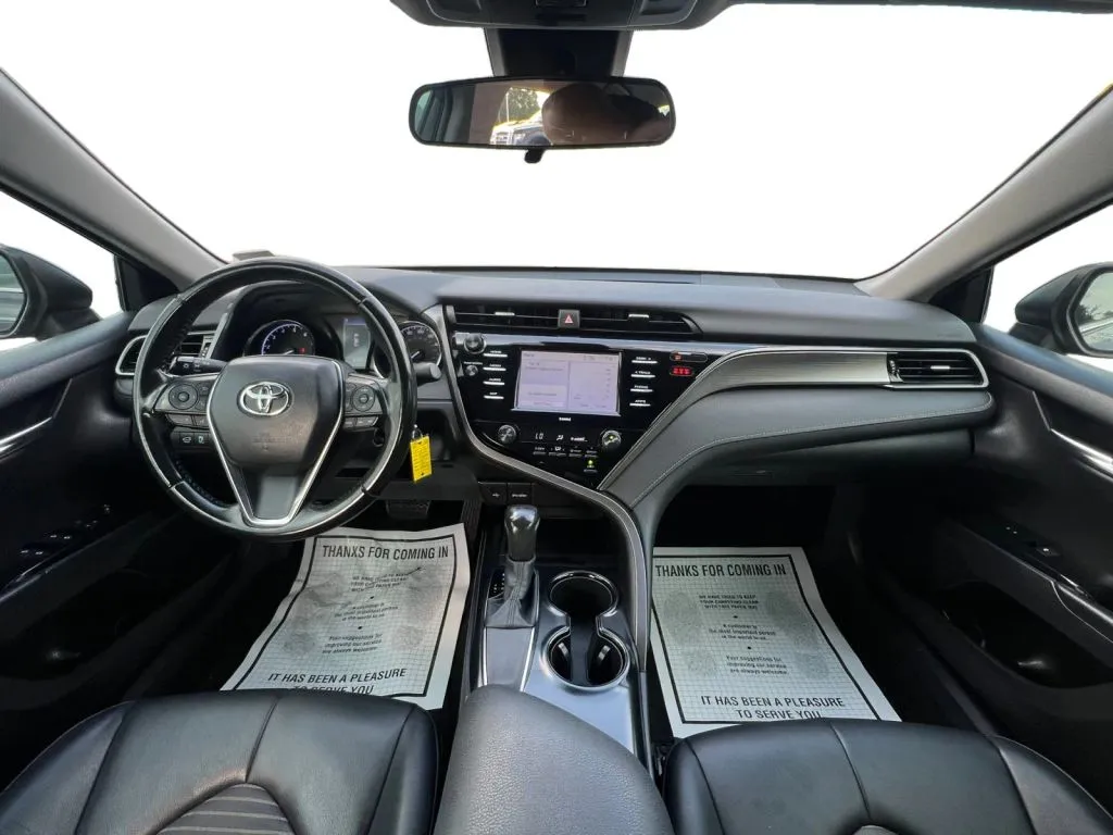 Toyota Camry photo 11