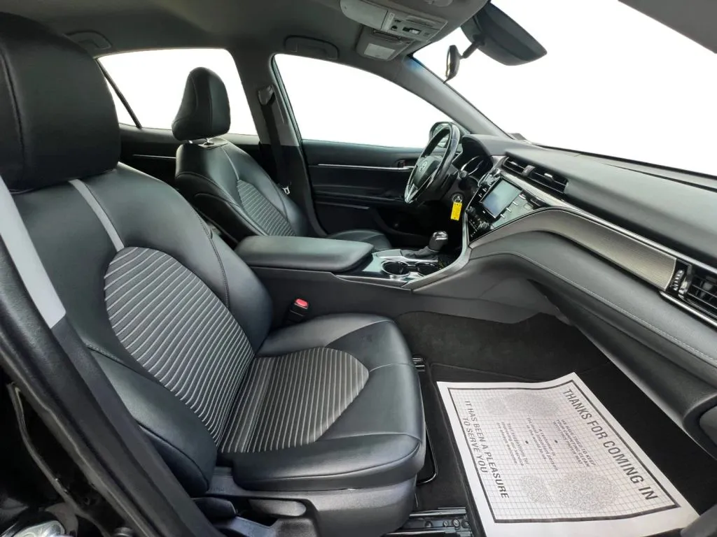 Toyota Camry photo 15