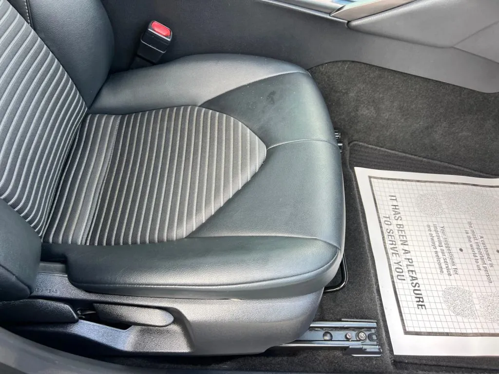 Toyota Camry photo 16