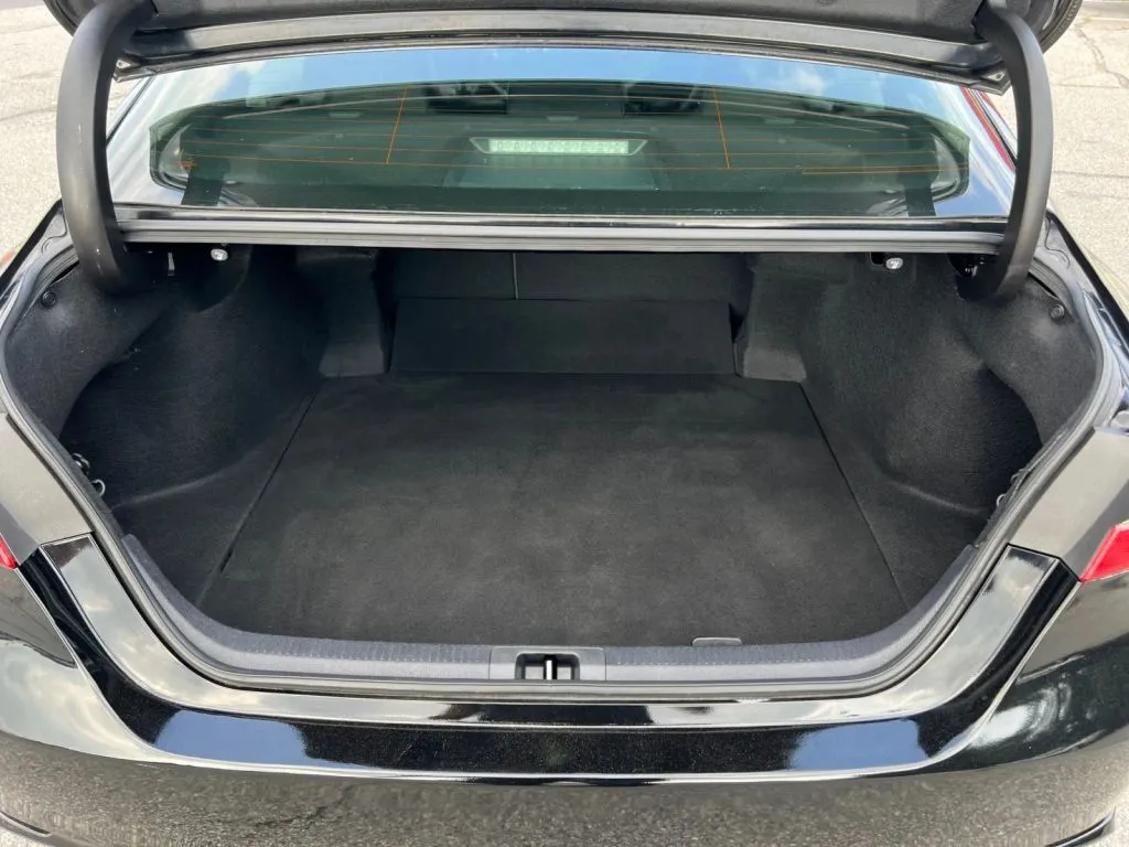 Toyota Camry photo 21
