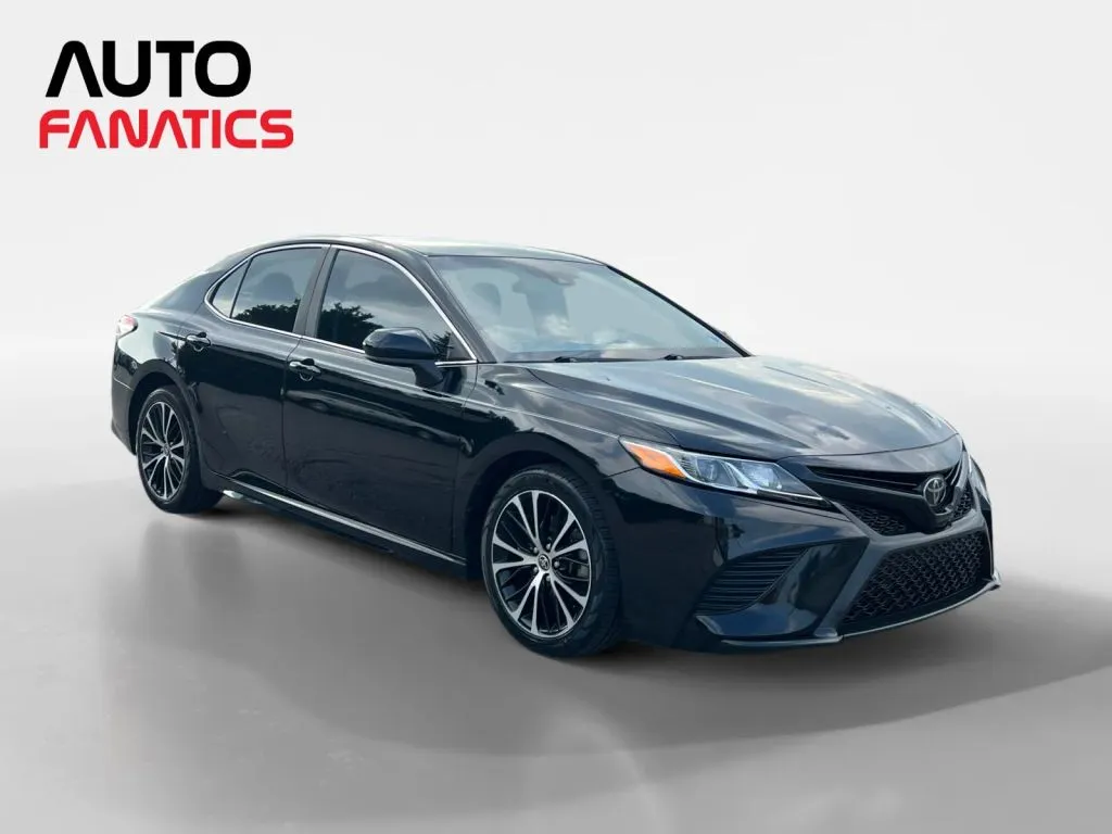 Toyota Camry photo 8