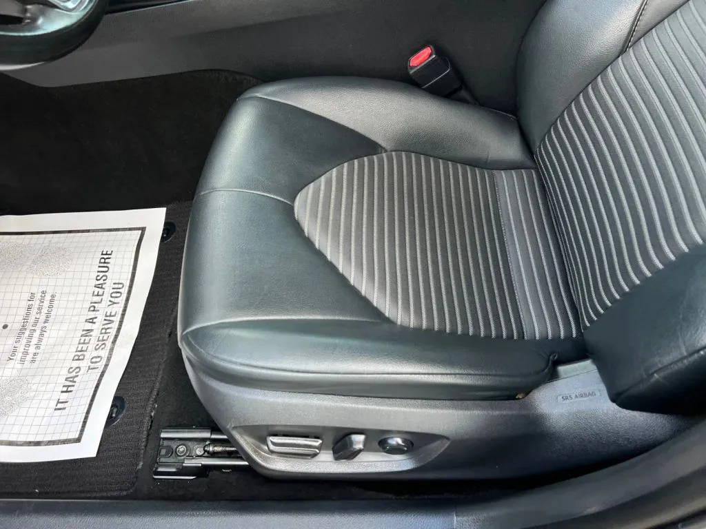 Toyota Camry photo 24