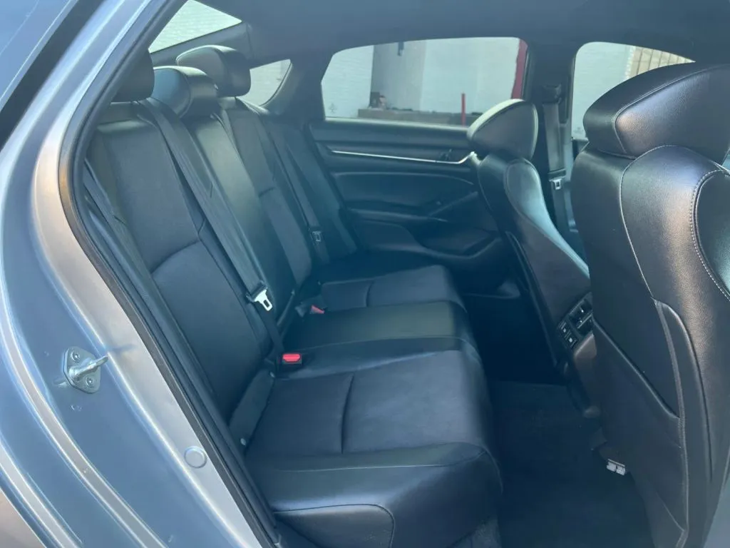 Honda Accord photo 19