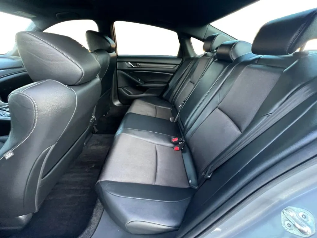 Honda Accord photo 14