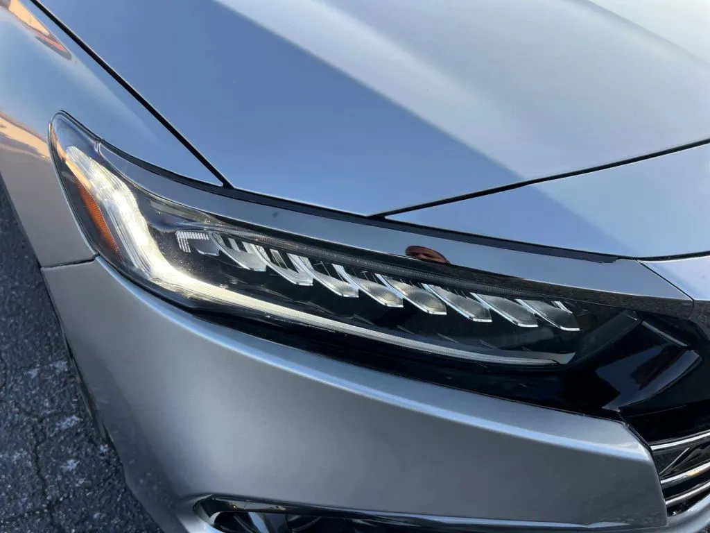 Honda Accord photo 30