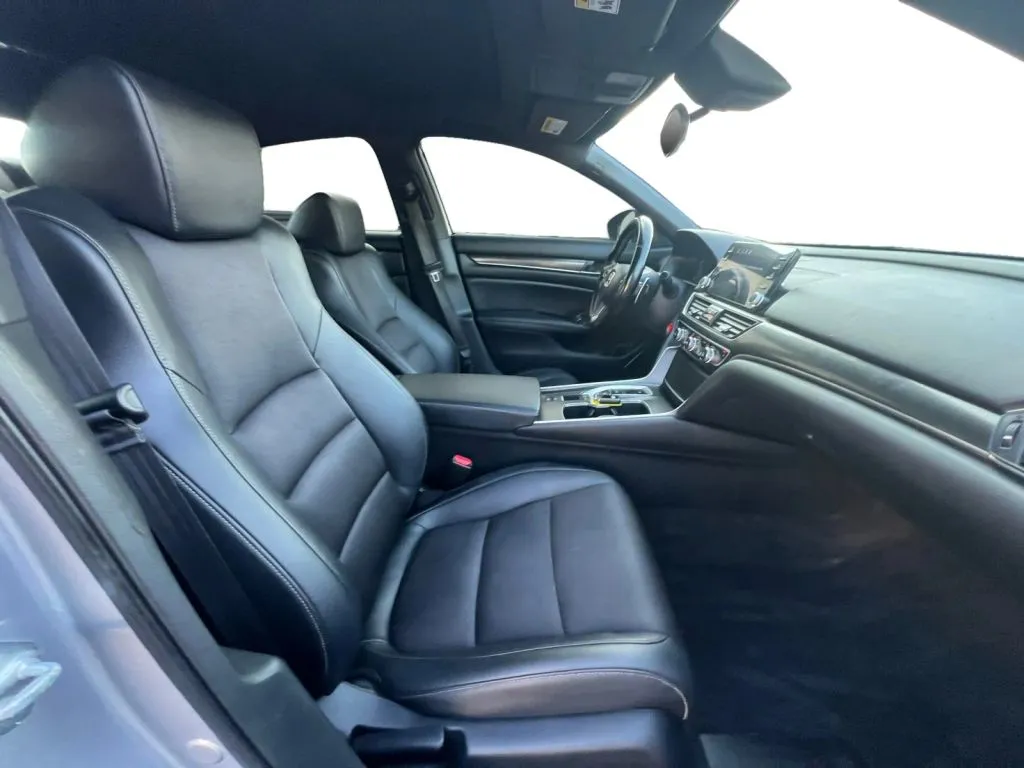 Honda Accord photo 15
