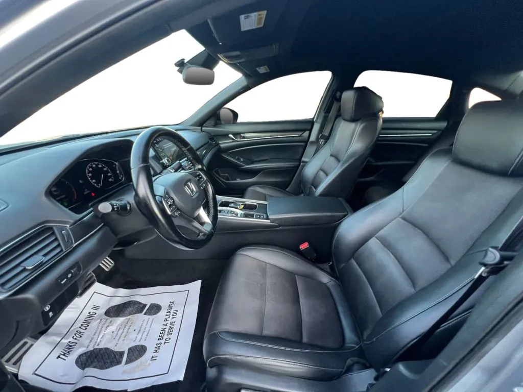 Honda Accord photo 10