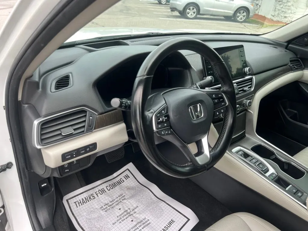 Honda Accord photo 26