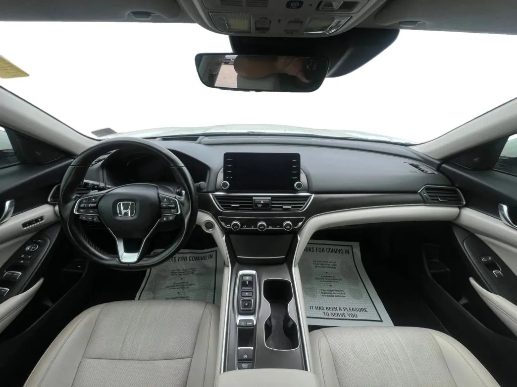 Honda Accord photo 11